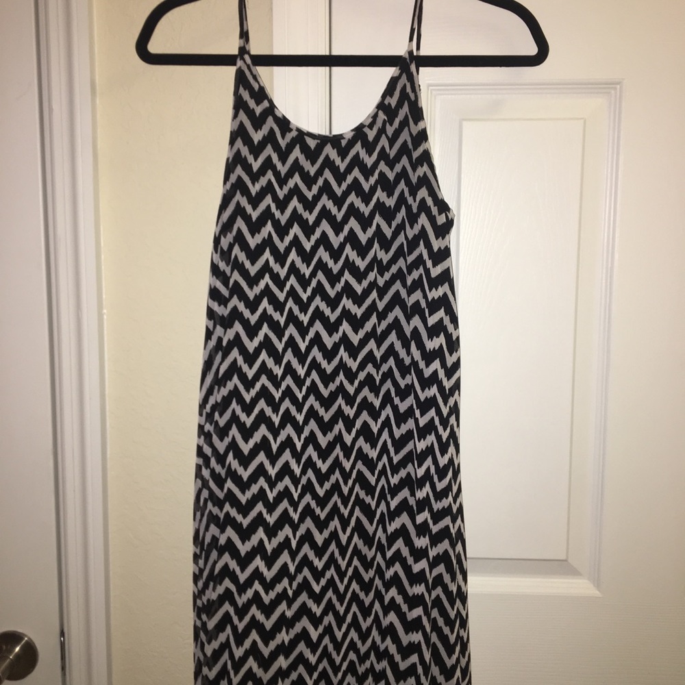 Express Chevron Print Adjustable Shift Dress